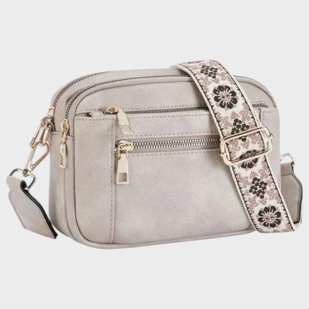 Lia | Plecu soma ar rakstu