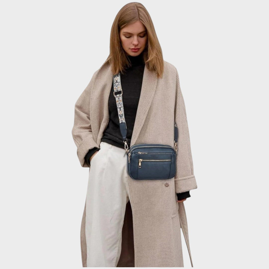 Lia | Plecu soma ar rakstu