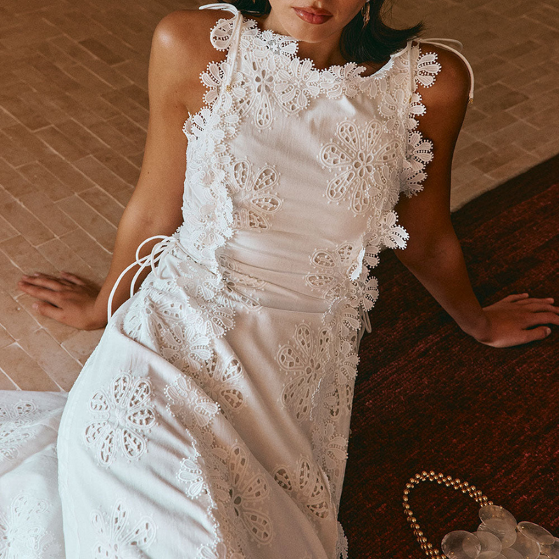 Denete™ | Kleita ar ziedu izšūtiem malām