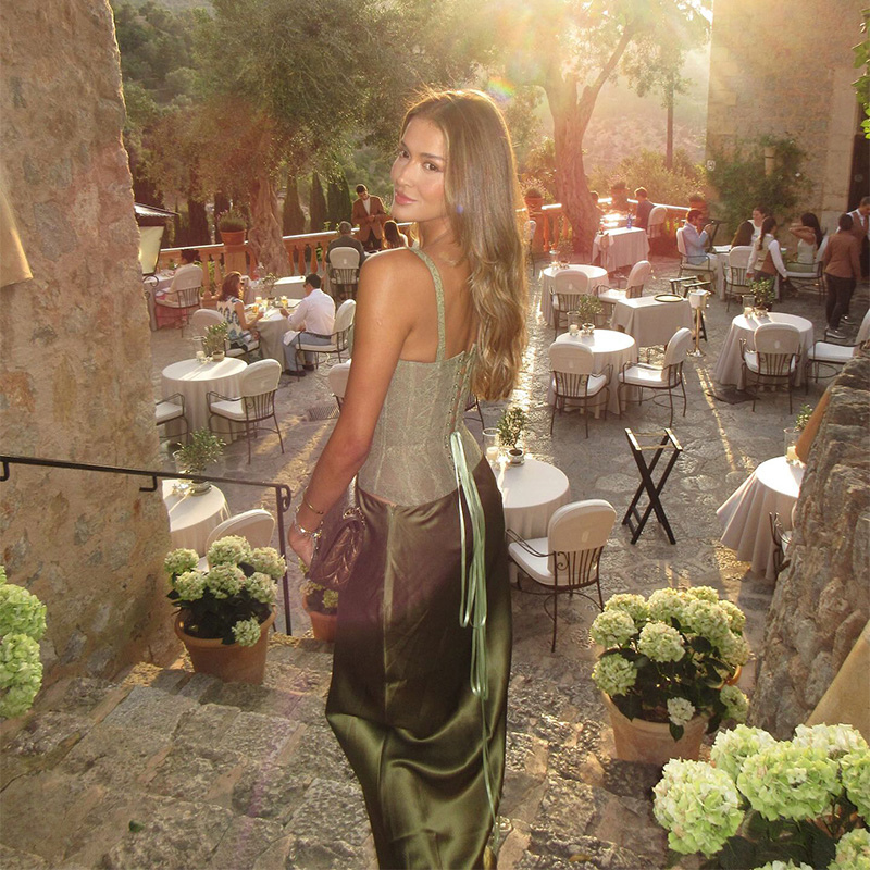 Rina™ | Eleganta mirdzoša kleita