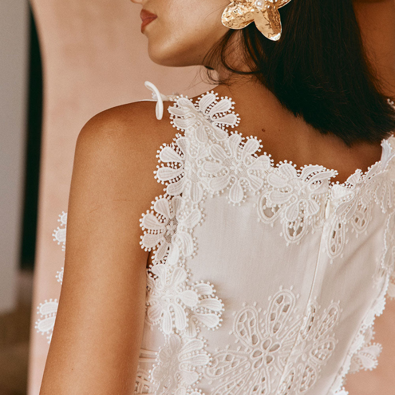 Denete™ | Kleita ar ziedu izšūtiem malām