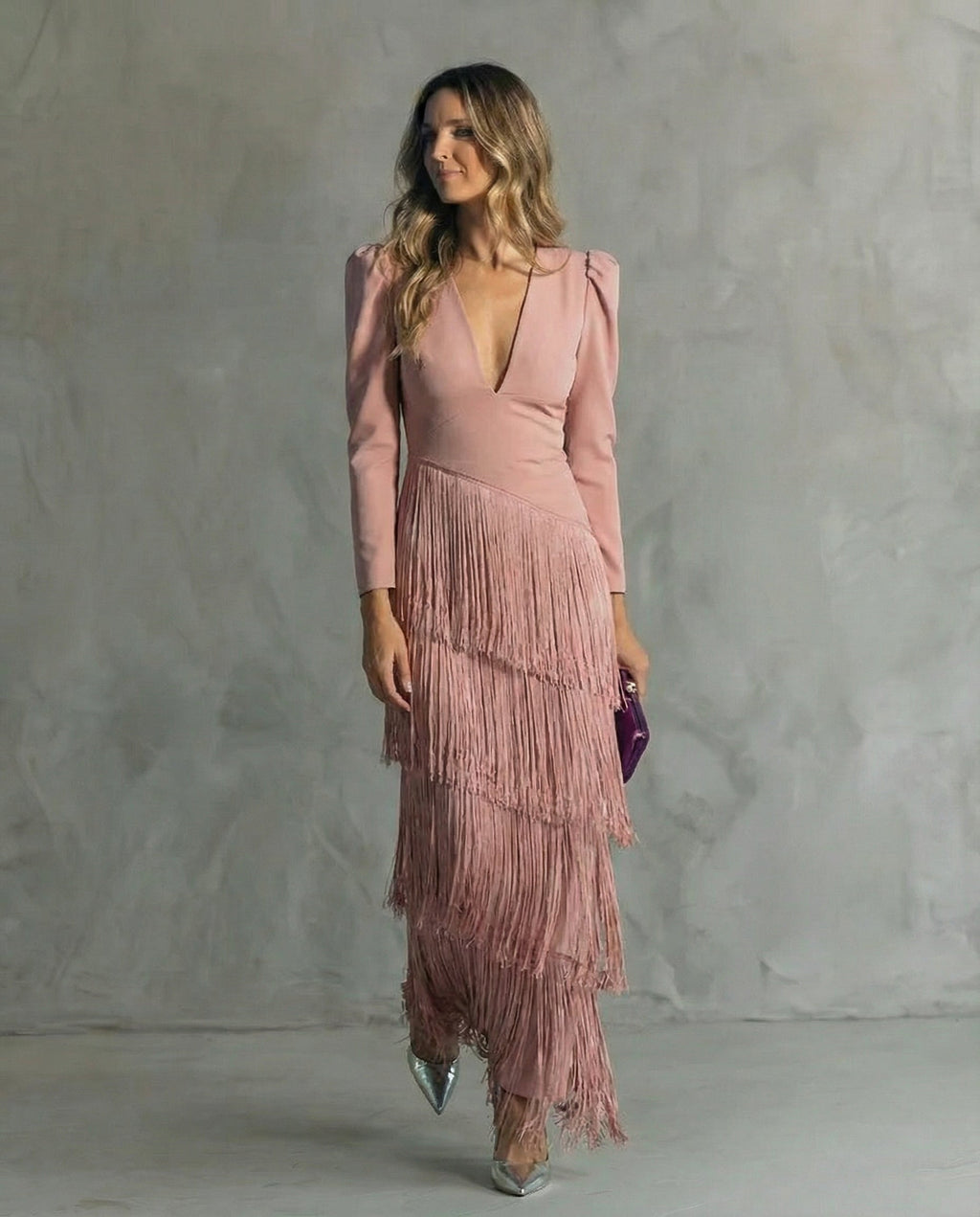 Skaidra™ — Eleganta sieviešu kleita ar bārkstīm uz piedurknēm